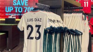Cuánto cuesta la camiseta de Luis Díaz