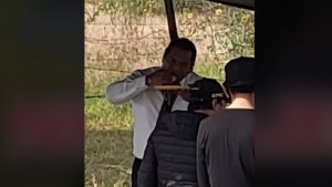 Conductor es criticado en TikTok luego de retrasar el viaje por bajar a comer