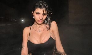 ¡Alerta hot! Mia Khalifa dejó poco a la imaginación con candente vestido transparente