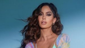 Con sexy lencería fucsia, Natalia Barulich presumió su cuerpazo