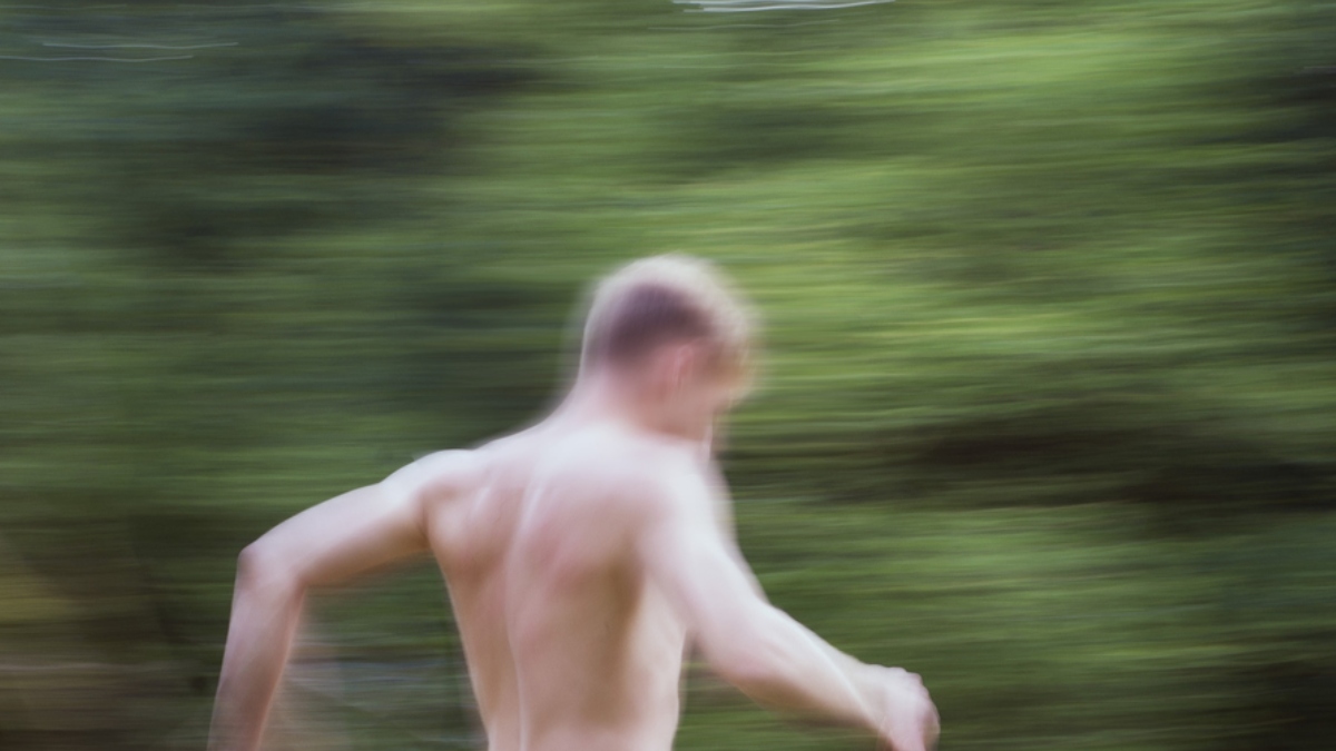 Corriendo desnudo