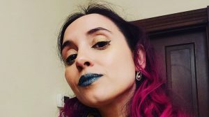 la regañaron por ser muy sexy