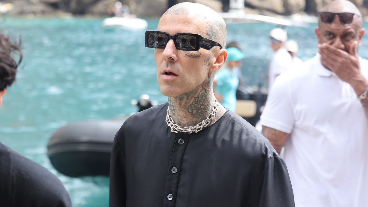 Travis Barker fue hospitalizado de emergencia