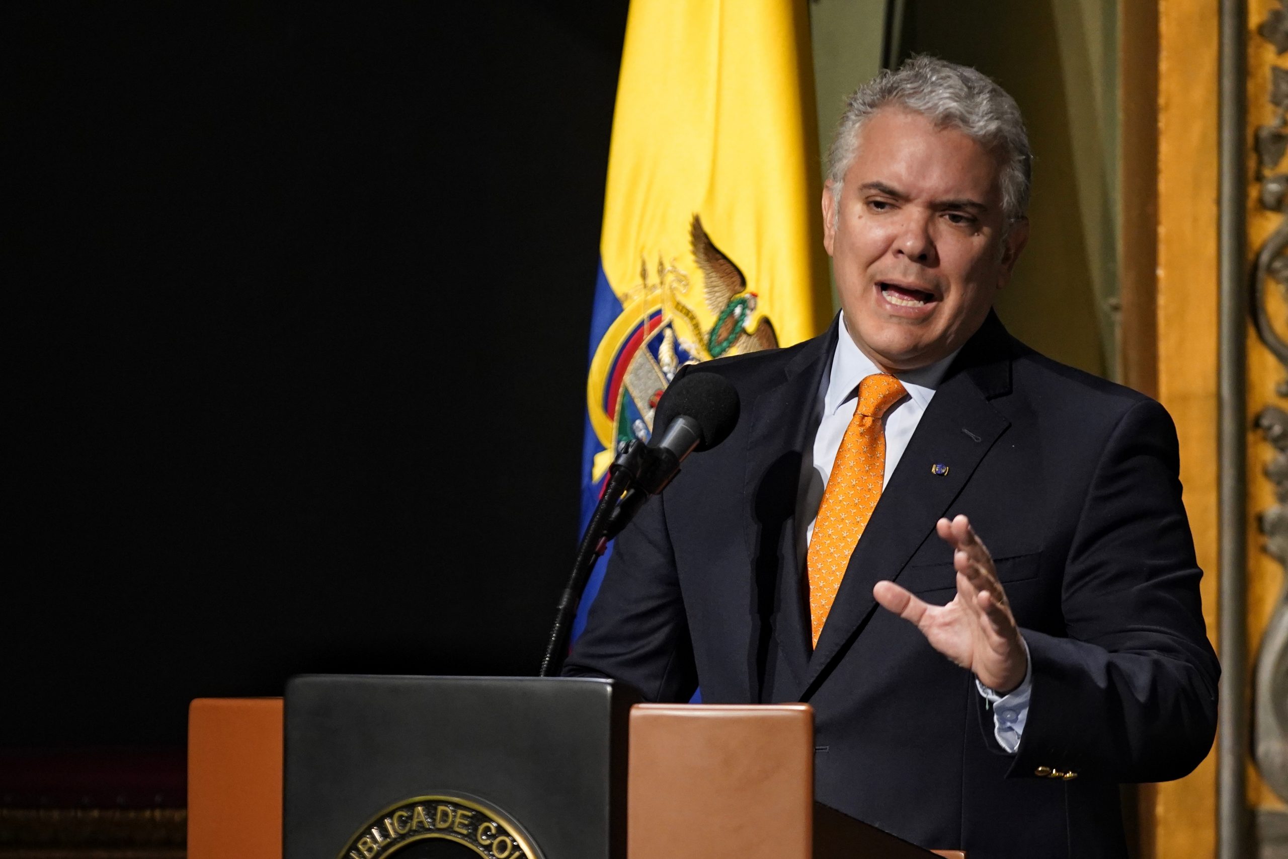 Iván Duque es abucheado