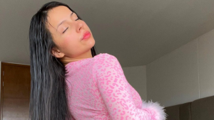 ¡Más atrevida que nunca! Aida Cortes ignora la censura y posa sin ropa interior