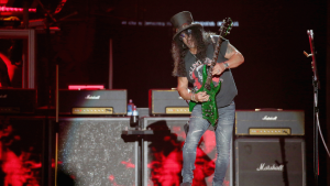 121022- slash - GettyImages