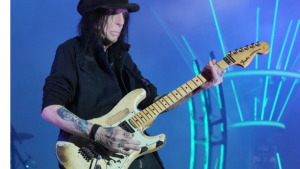 26102022 Mick mars