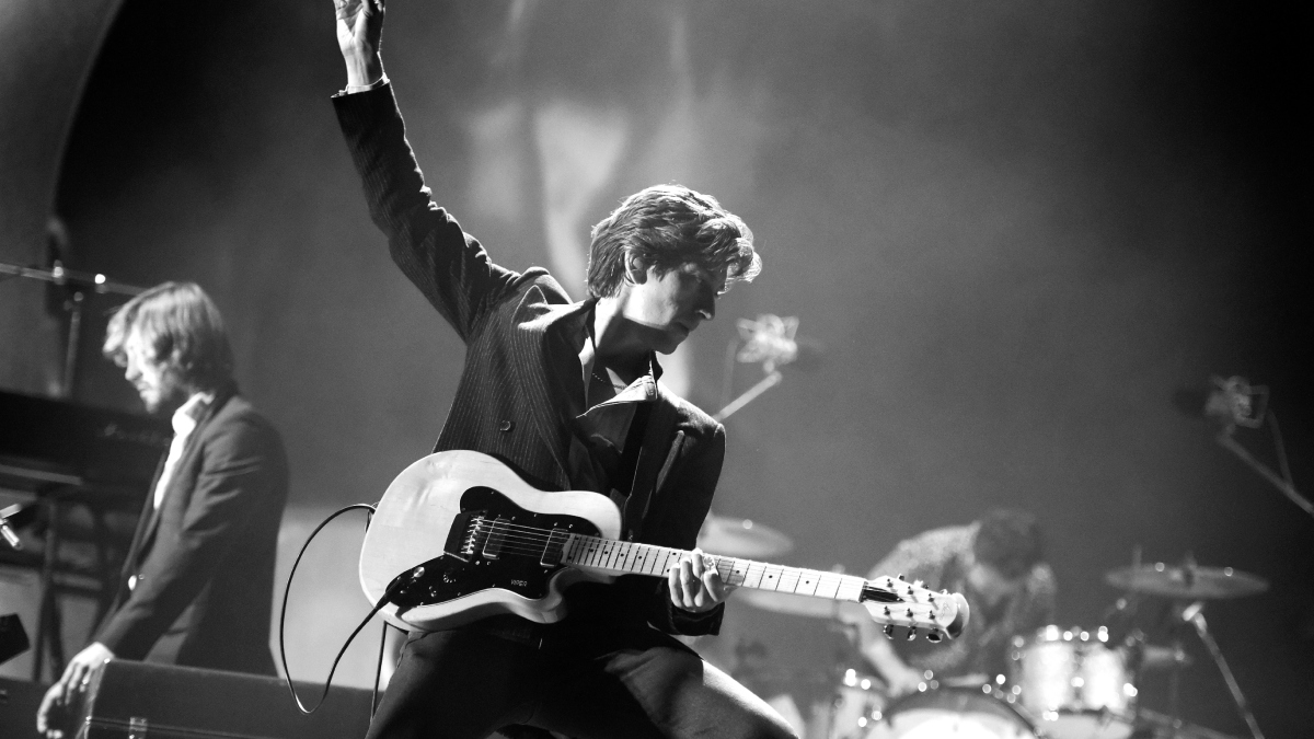 Arctic Monkeys desató locura en Argentina: tuvieron que para el show en varias ocasiones