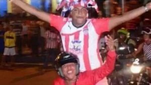 ¿Fue la sal? Hincha de Junior entró con marimonda al estadio a apoyar a Argentina en Qatar