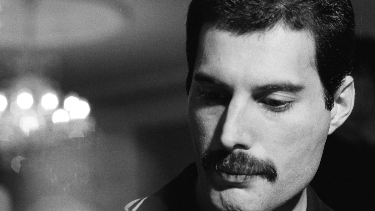 Inteligencia artificial muestra cómo se vería Freddie Mercury si estuviera vivo