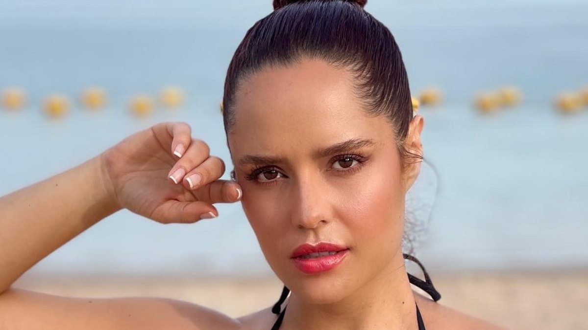 Ana Lucía Domínguez se midió a hacer famoso reto en bikini desde las playas de Qatar