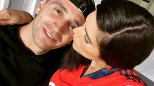 13122022 Esposa Dibu Martínez