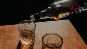 Joven habría consumido licor adulterado y parecía poseído