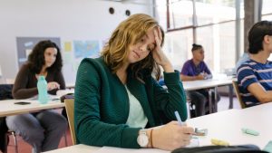 ¡Qué creatividad! La ingeniosa estrategia de un estudiante de derecho para copiarse en un
