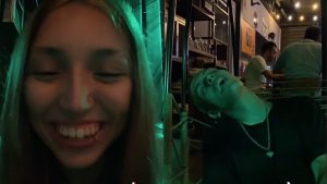 Joven se quedó dormido en plena cita; no pudo ni acabar con el segundo trago