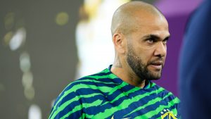 Caso Dani Alves: las tres versiones contradictorias que habría manejado el jugador