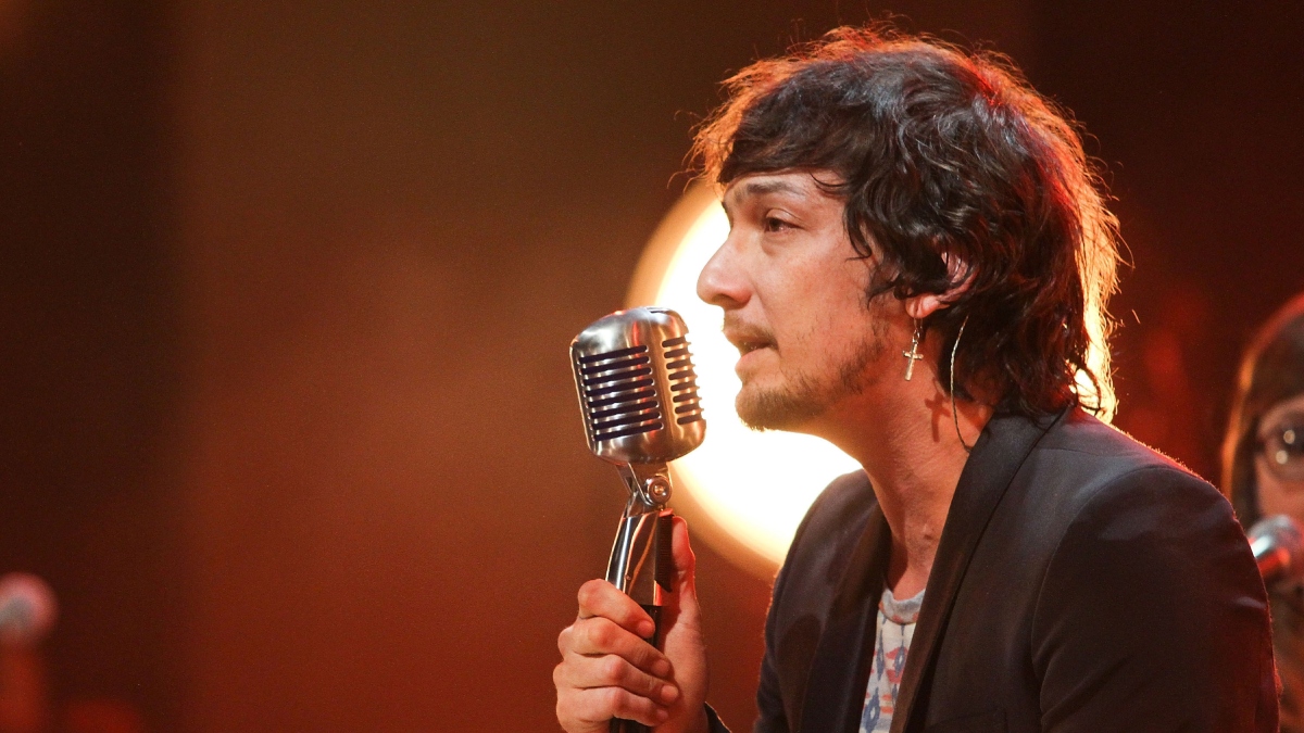 León Larregui vuelve como solista y lanza ‘Amantes’ y ‘Su Majestad La Eternidad’