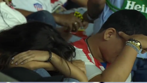 040423 - KissCam - redes