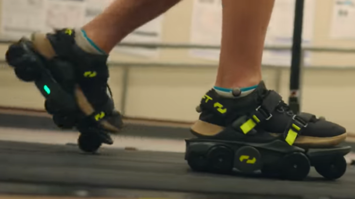 Inventan zapatos con ruedas que caminar rápido