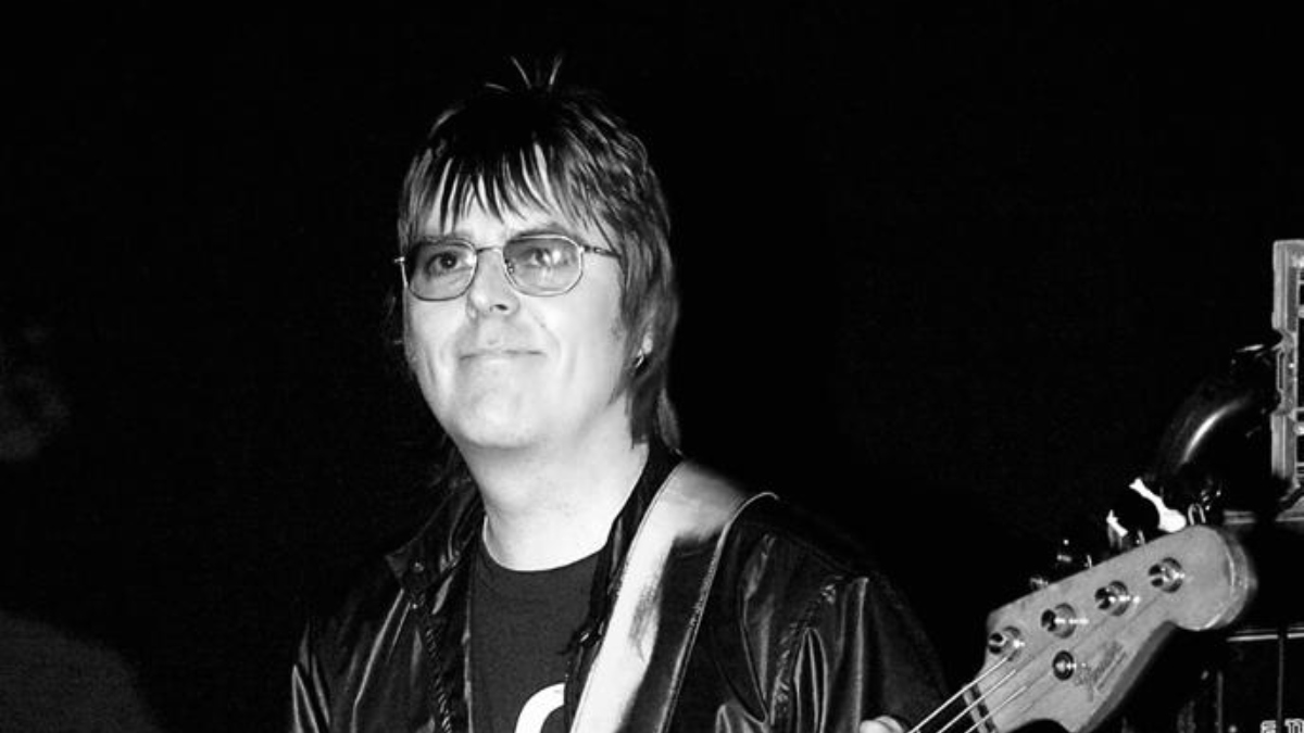 Falleció Andy Rourke, bajista de The Smiths, por cáncer de páncreas