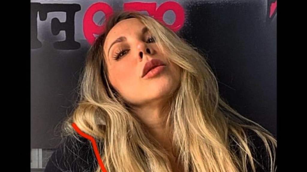 Juliana Casali presumió su cuerpo en lencería transparente