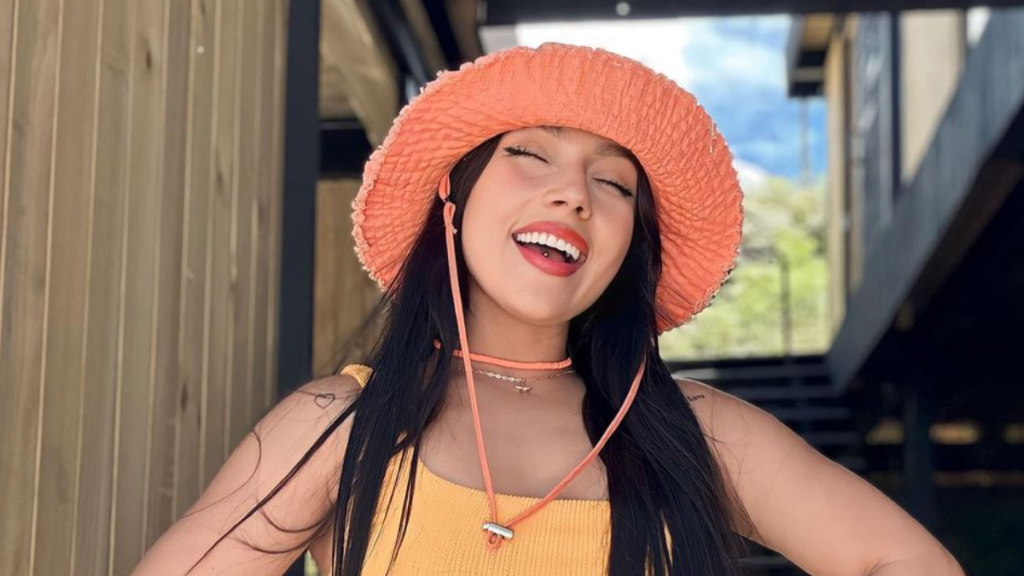 Aida Cortés posó en sensual ropa interior