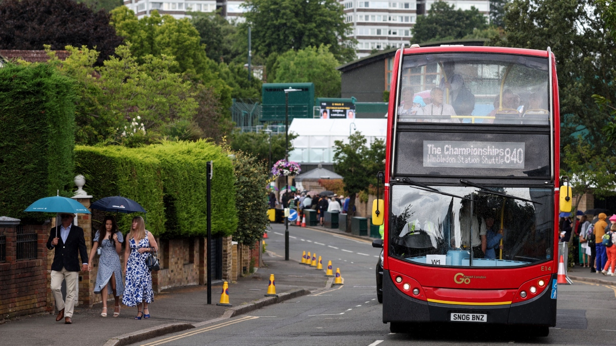 Encontraron a pareja teniendo relaciones en un bus en Inglaterra