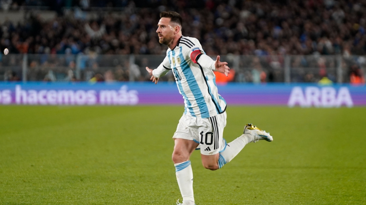 ¡Dios! Lionel Messi hace pintura de gol y rompe récord en Eliminatorias
