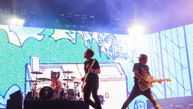 ¡Por fin!! Blink-182 lanzó ‘One More Time’ y aquí está completa con todo y video oficial