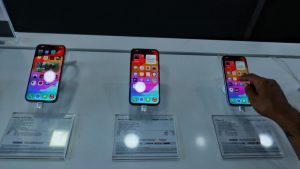 ¿Cuántos salarios mínimos cuesta el nuevo iPhone 15?