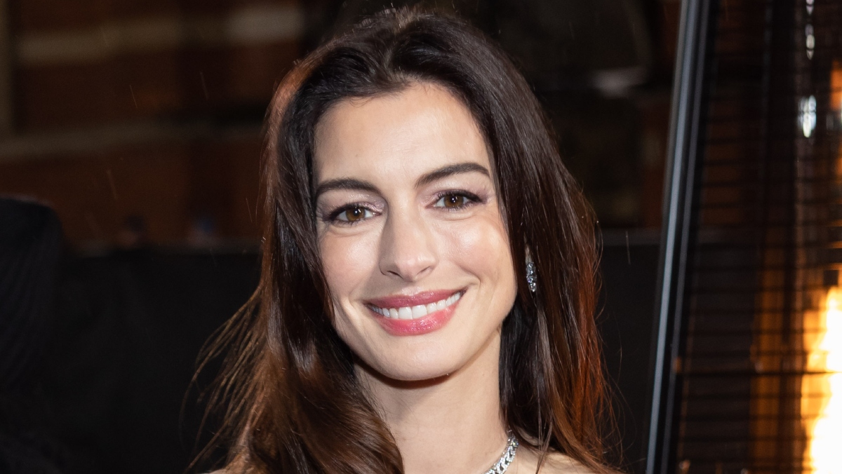 Anne Hathaway sorprende con fotazas presumiendo su belleza