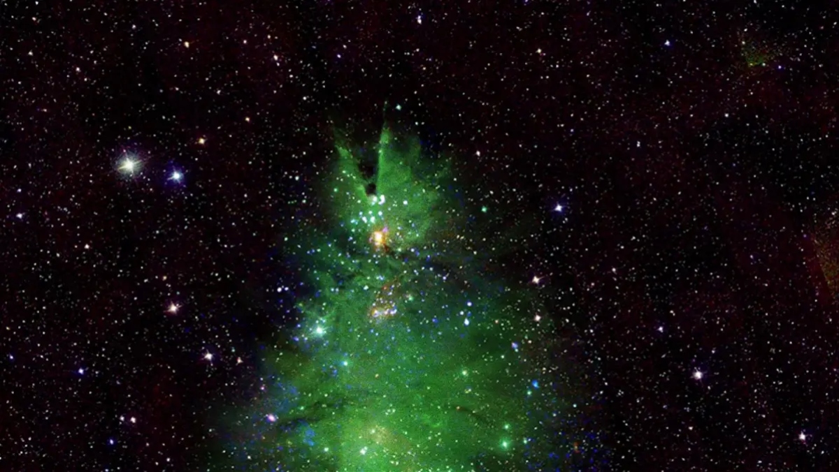 La curiosa imagen que registró la NASA: ¿Un árbol de Navidad en la Vía Láctea?