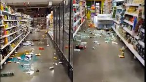 ¡Qué desperdicio! Durante el temblor se rompieron varias botellas de alcohol