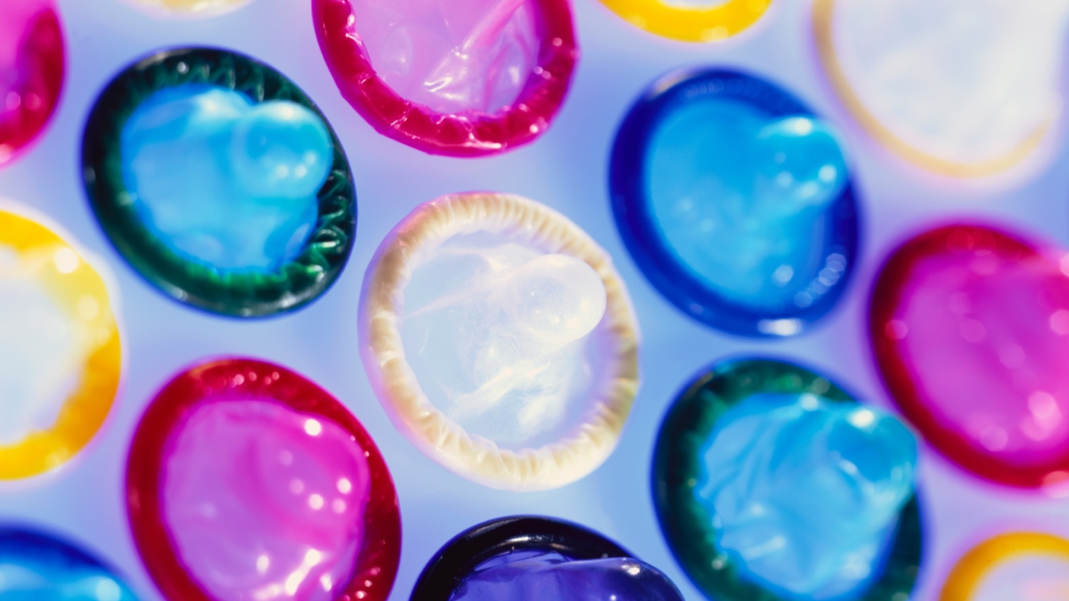 Acueducto se ideó particular campaña para botar correctamente el condón en San Valentín