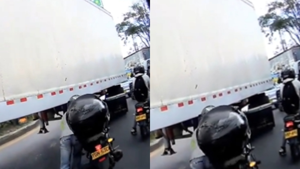 Motociclista intentó absurda maniobra para evitar trancón; “el idiota de la semana”