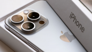 120324 - iPhone - getty