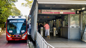 261224 - TransMilenio pago - Getty