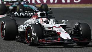 Foto de Max Verstappen, compitiendo con Red Bull Racing en Japón