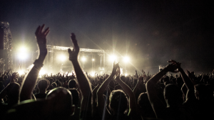 ¿Qué significa la palabra 'pogo'? Este es el origen del icónico término del rock