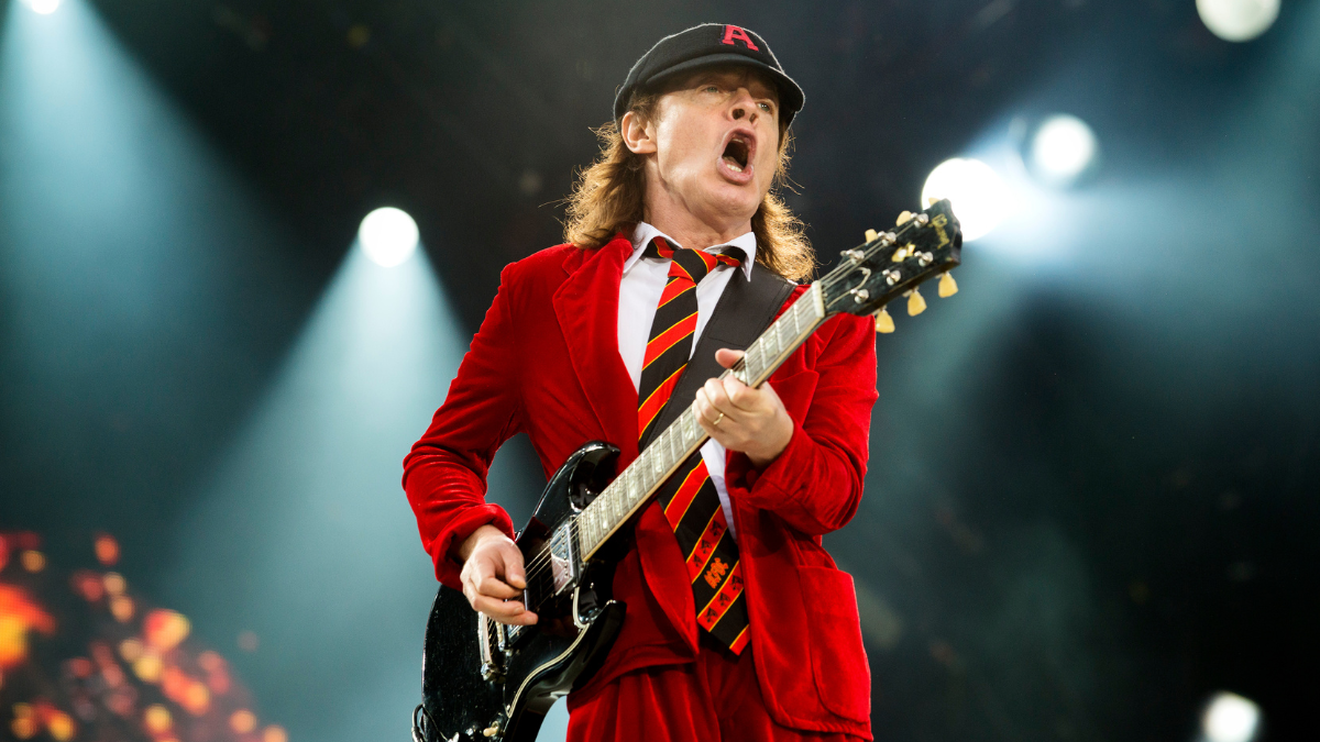 El mejor guitarrista de todos los tiempos para Angus Young