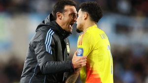 110625 - Scaloni y Luis Días - redes