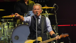 Bruce Springsteen estremece el mundo musical con el lanzamiento de 83 canciones inéditas