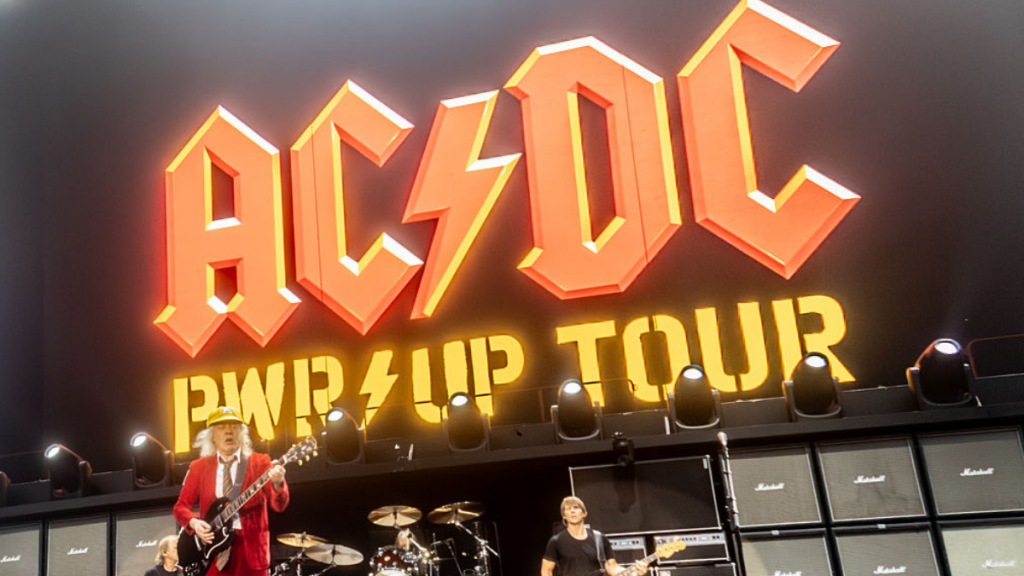¿Cómo era el primer logo de AC/DC, muy diferente al actual?
