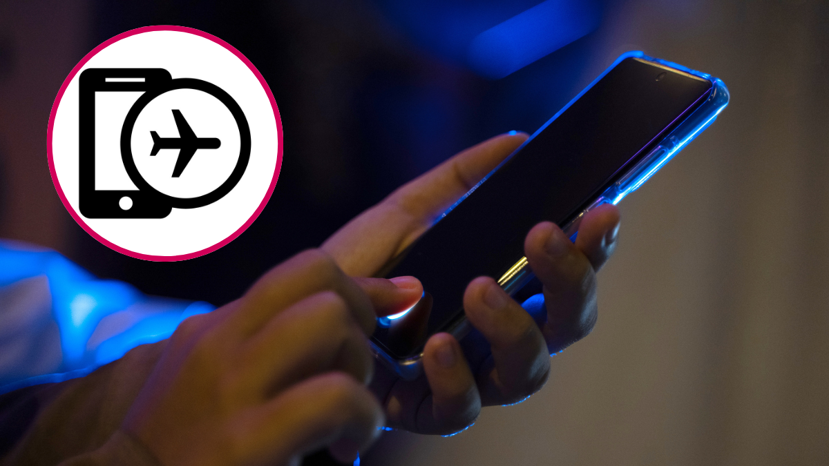 Celular en manos y una referencia al modo avión del celular | Fotos: Getty Images.