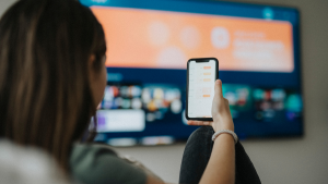 Cómo transmitir la pantalla del celular al TV fácilmente: explicación, según el modelo