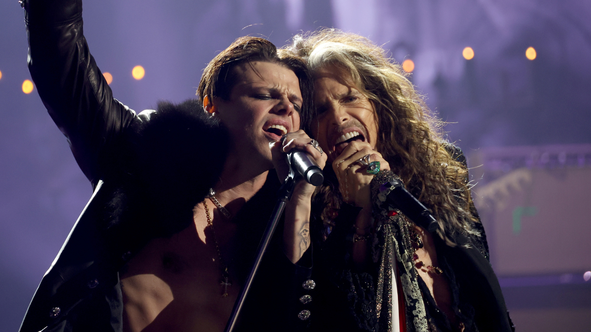 Foto de Steven Tyler de Aerosmith junto a Yungblud