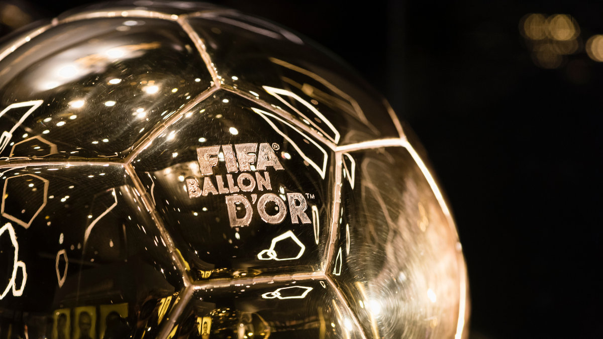 Foto del trofeo del Balón de oro