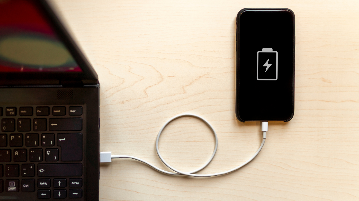 La forma de cargar su teléfono que puede dañarlo rápidamente: miles de personas la utilizan