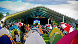 Así era el lugar en el que se realizó la primera edición del Festival Estéreo Picnic: estaba detrás de un cementerio