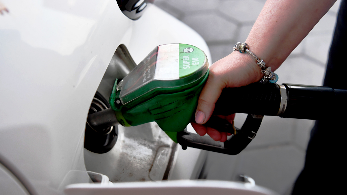 ¿Cómo ahorrar gasolina con el aire acondicionado? Siete trucos que sí funcionan